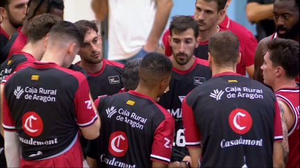 Los jugadores del Casademont, antes del partido