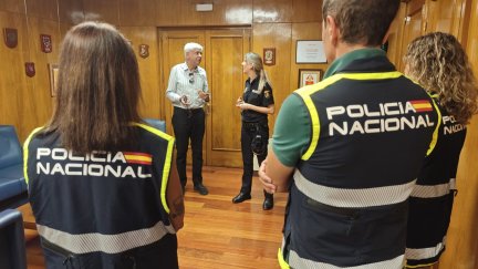 El sobrino de la mujer ha viajado de nuevo desde Estados Unidos para agradecer la labor a la Policía Nacional y conocer a las agentes que la localizaron.