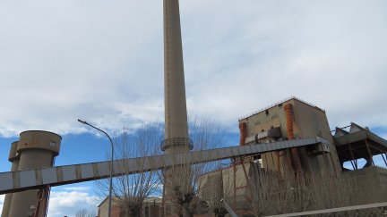 Las Cortes apoyan conservar la térmica de Escucha y poner en valor el patrimonio minero