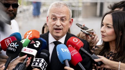 Hazte Oír reclama que Gómez y Álvarez sean juzgadas por tráfico de influencias y malversación, aunque renuncia a volver a pedir la retirada del pasaporte