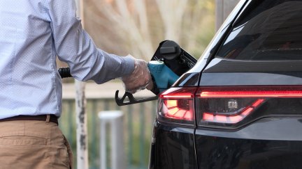 Los combustibles líquidos disparan sus precios un 46 % en el último año y el gasóleo se encarece más de un 30 %.