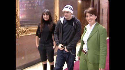 El 19 de septiembre de 2006 conocíamos que Juan Aguirre y Eva Amaral serían los pregoneros de las Fiestas del Pilar de ese año, el primero en que el pregón lo daban dos personas.