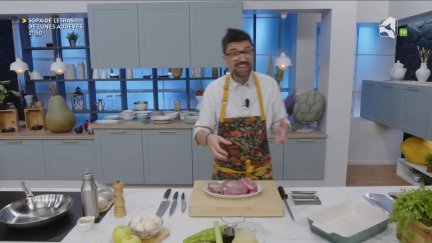 Programa gastronómico con Daniel Yranzo que pretende entretener, divertir y enseñar entre fogones los secretos de la cocina como siempre con mucho humor. ´La Pera Limonera´ propone desde comidas tradicionales a platos exóticos pasando por recetas de otros lugares del país, dando siempre un toque limonero y aragonés a cada uno de ellos utilizando ingredientes de la tierra y demostrando que la cocina puede ser sencilla, económica y no por ello aburrida.