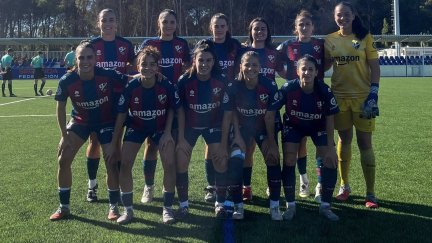 La plantilla del SD Huesca antes de comenzar el choque