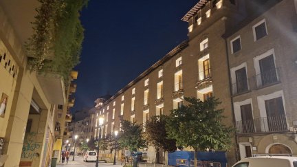Zaragoza estrena nueva iluminación nocturna.