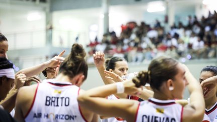 Las jugadoras del Casademont en un tiempo muerto