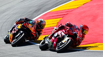 Pedro Acosta y Marc Márquez durante el Gran Premio de Aragón de 2026