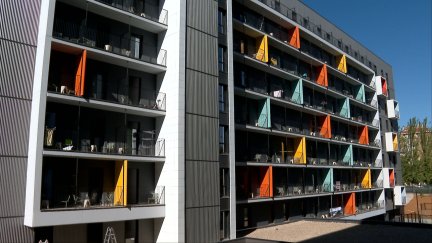 En una residencia privada, el precio puede alcanzar los 1.000 euros con pensión completa.