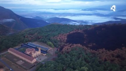 El entorno del monasterio nuevo de San Juan de la Peña a vista de dron tras el incendio de Riglos.