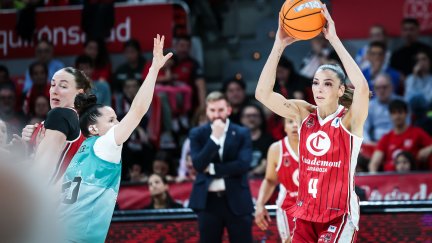 Mariona Ortiz, en el último duelo entre el Casademont y Estepona.