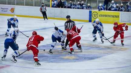 Una imagen del encuentro disputado este viernes por el Club Hielo Jaca en la Continental Cup que se disputa en Lituania.