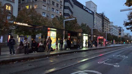 La parada de plaza de España a primera hora del lunes
