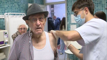 Comienza la vacunación para mayores de 80 años, niños de hasta 11 años y población de riesgo.