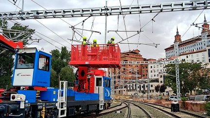 Trabajos de electrificación de la línea Zaragoza Sagunto, en Teruel.