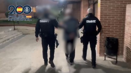 Detenido un hombre por la muerte a puñaladas de una mujer en una urbanización de CarbanchelREMITIDA / HANDOUT por POLICÍA NACIONALFotografía remitida a medios de comunicación exclusivamente para ilustrar la noticia a la que hace referencia la imagen, y citando la procedencia de la imagen en la firma21/10/2026
