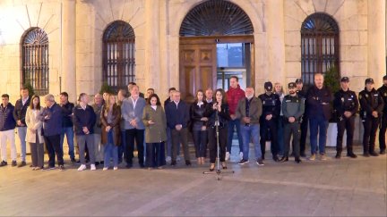 Minuto de silencio en Teruel.