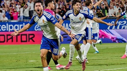 Los jugadores del Casademont celebran un gol en el Ibercaja Estadio