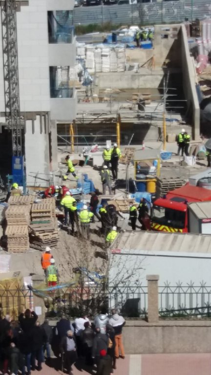 Ambos trabajadores han caído desde el andamio de un séptimo piso en las obras de construcción de Torre Zaragoza.