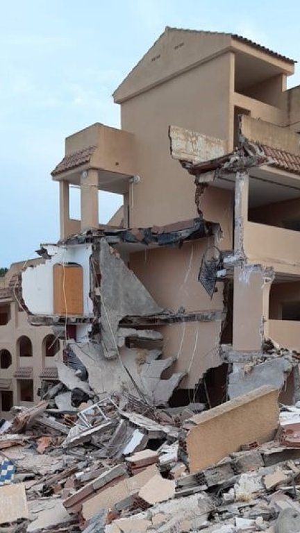 Edificio derrumbado en Peñíscola. Guardia Civil