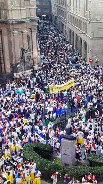 Imagen del pregón de las peñas, en unas fiestas del Pilar (Unión Peñista).