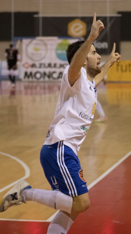 Imagen de un encuentro de Fútbol Emotion Zaragoza.
