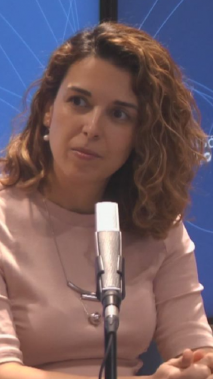 Alba de Martino es la Directora Área de Producción de Conocimiento e Innovación del Instituto Aragonés de Ciencias de la Salud.(Aragón Radio).
