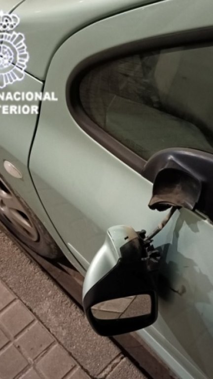 Estado en el que quedaron los retrovisores. / Policía Nacional