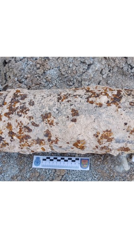 El proyectil encontrado en unas obras en Valdefierro era de gran calibre. / Policía Nacional