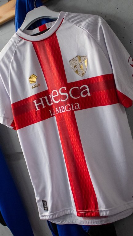 La SD Huesca busca los tres puntos en el Carlos Tartiere.