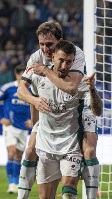 Enrich celebra un gol en el Carlos Tartiere