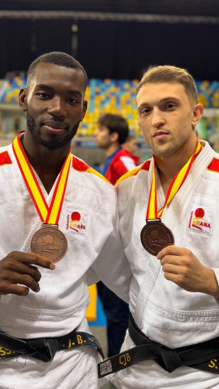 Moussa Macalou y Sergio García con las medallas conseguidas en Gran Canaria. Foto: Facebook Federación Aragonesa de Judo
