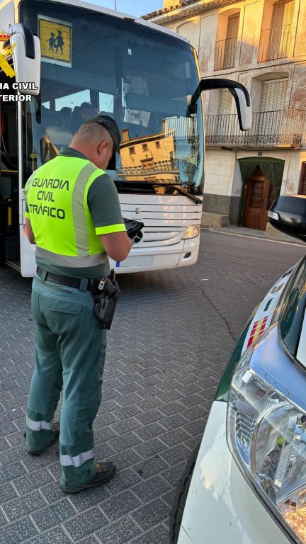 El conductor dio positivo en el test de detección de drogas. / Guardia Civil
