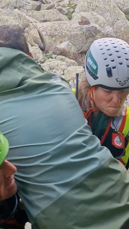 Rescatado un montañero de 31 años y vecino de la comarca del Sobrarbe que se encontraba realizando la Cresta de Cabrioles en el valle de Remuñe. / Guardia Civil