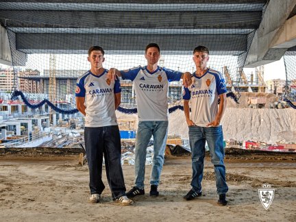 Primera equipación del Real Zaragoza para la próxima temporada.