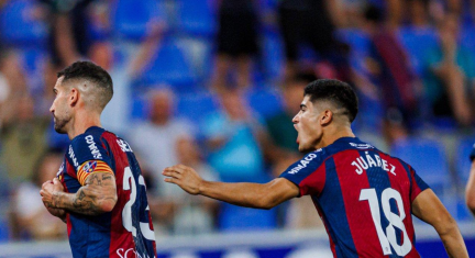 Sielva celebra el gol.