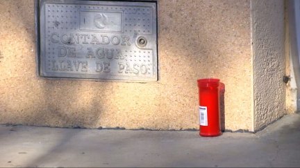 Los vecinos de Valverde de Júcar (Cuenca) han guardado un minuto de silencio.