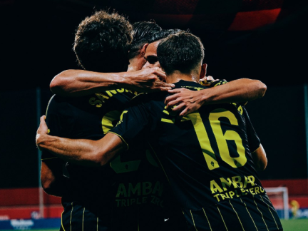 La plantilla celebra un gol ante el Atlético Madrileño