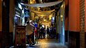 Ambiente por las calles de la zona gastronómica del Tubo de Zaragoza. / Daniel Nebreda