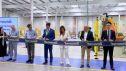 La alcaldesa de Zaragoza, Natalia Chueca, ha vistiado la empresa esta mañana para su inauguración.