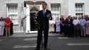 El nuevo primer ministro británico, Andy Burnham, en su primera comparecencia pública este lunes.