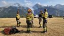 Efectivos del Infoar de Bailo conversan con el.director de extinción del incendio de Plan.