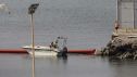 Continúan los trabajos para la colocación de la boya flotante para delimitar las aguas jurisdiccionales de la playa del Tarajal de Ceuta que la separa a Marruecos.