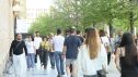 Gente paseando por Zaragoza. EUROPA PRESS06/4/2026