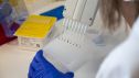 (Foto de ARCHIVO)Una investigadora trabaja en un laboratorio.JAVIER PULPO / Europa Press15 ABRIL 2021;COVID;ENSAYOS;CORONAVIRUS;VARIANTES;CEPAS;VIRUS;PANDEMIA;LABORATORIO;INVESTIGACIÓN15/4/2021