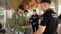 La Policía Nacional efectuando controles en El Prat a los viajeros procedentes de vuelos con origen en Italia,