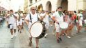 La plaza de Luis López Allué está llena de vida y música gracias a las orquestas que llenarán su escenario a lo largo de toda la semana.