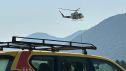 Un helicóptero sale del puesto de mando avanzado en Santa María de La Peña.