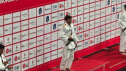 Sergio Ibáñez posa con su medalla en el podio.