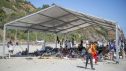 Varios migrantes en Ceuta (España).