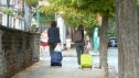 En plena temporada alta, algunos visitantes cambiaron sus planes por el incendio y eso se ha notado en la hostelería y comercio de La Jacetania.